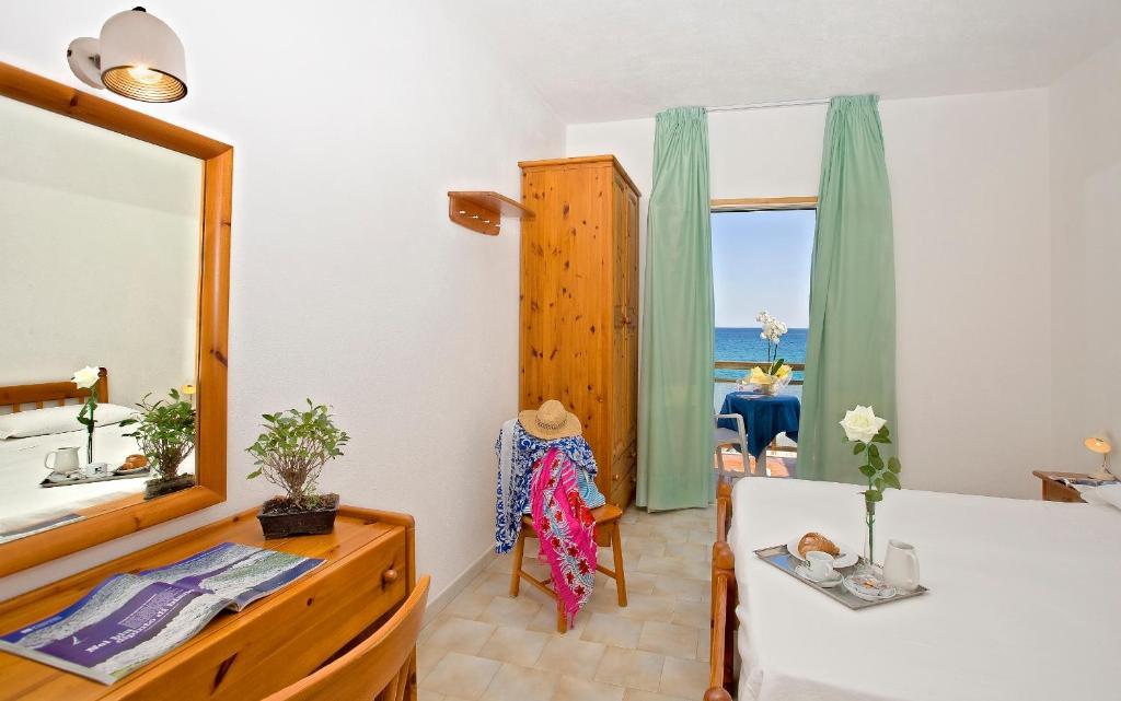 Hotel Vittorio Beach Resort Barano dʼIschia Habitación foto