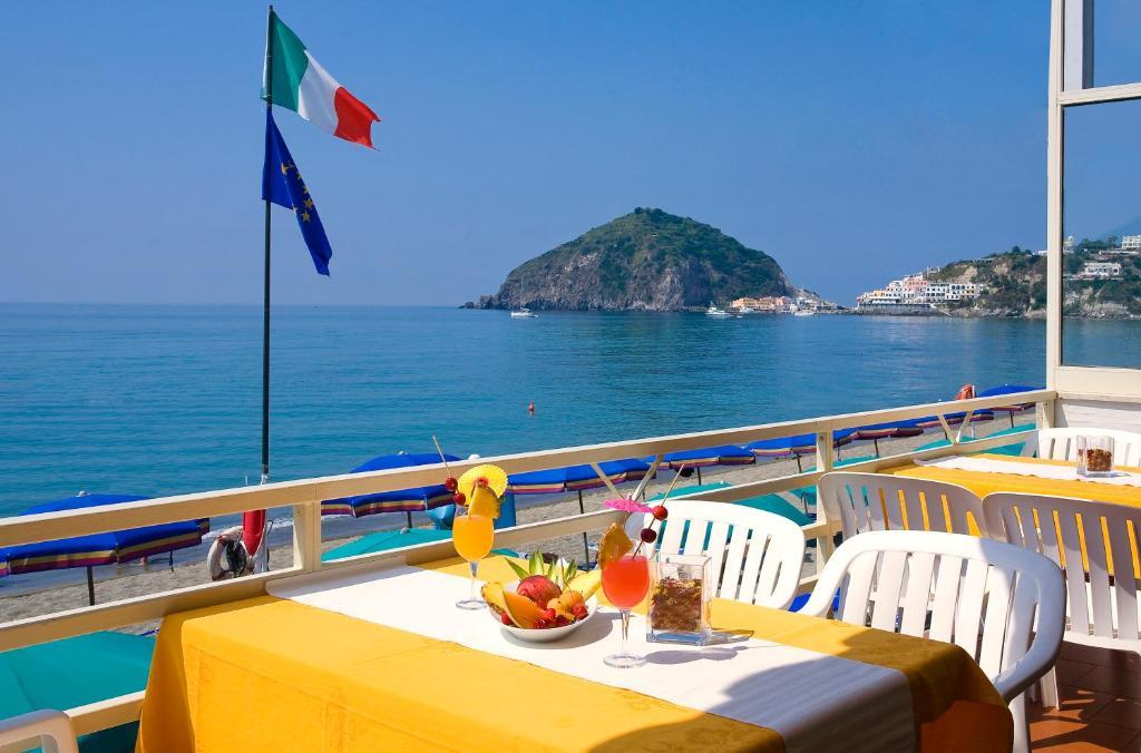 Hotel Vittorio Beach Resort Barano dʼIschia Exterior foto
